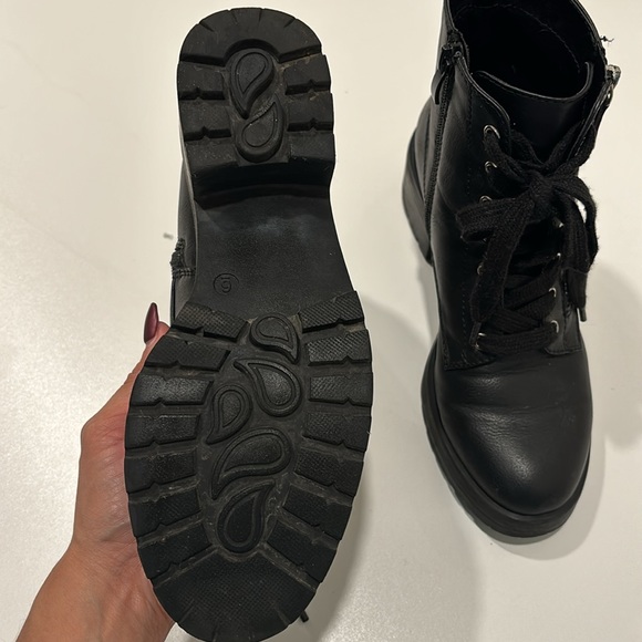 Black combat boots - Picture 4 of 4